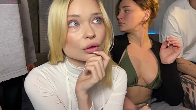 Snapshot of dollfromvenus chatting on March 2, 2026, 12:34 pm dollfromvenus online show from March 2, 2026, 12:34 pm