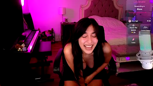 JasmineWinters online show from July 22, 2026, 3:30 am