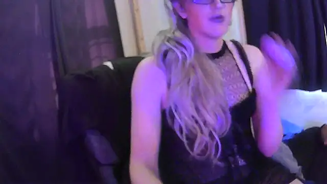 sexyblondetrans online show from February 19, 2025, 4:55 pm