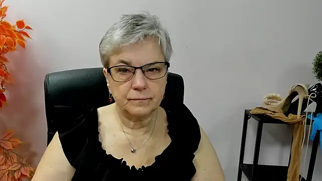 IrisDream online show from October 10, 2025, 6:25 am