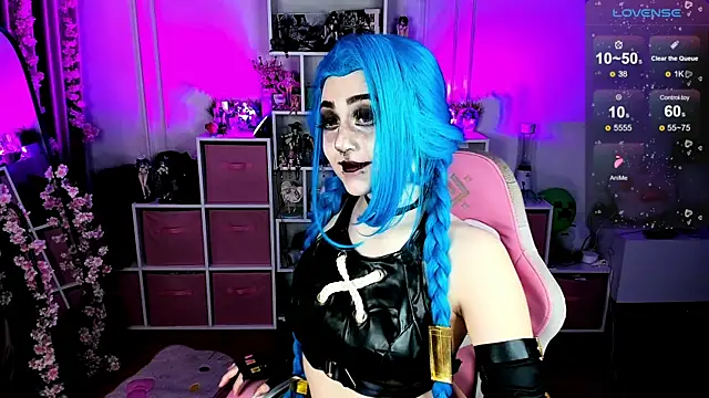 Snapshot of Aki__Ra chatting on October 1, 2025, 12:38 am Aki  Ra online show from October 1, 2025, 12:38 am