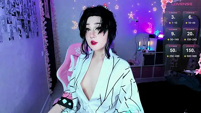 Snapshot of Aki__Ra chatting on February 14, 2025, 1:02 am Aki  Ra online show from February 14, 2025, 1:02 am