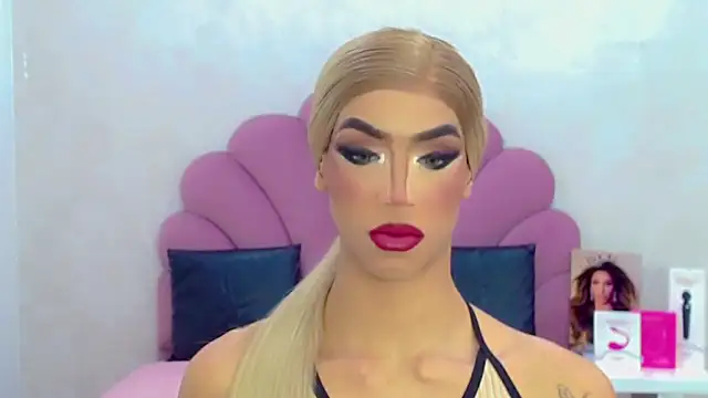 briana sex32 online show from April 18, 2026, 8:05 am