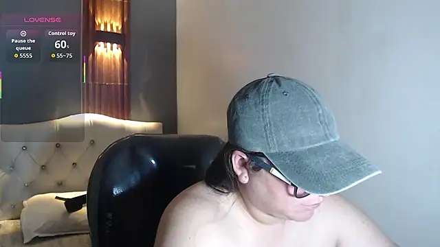 Snapshot of katty_femdom chatting on November 16, 2025, 2:11 pm katty femdom online show from November 16, 2025, 2:11 pm