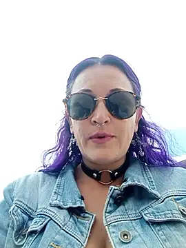 sophie banger online show from December 5, 2025, 6:50 pm