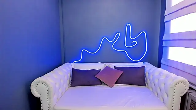 rock n roxy online show from March 20, 2025, 2:29 am