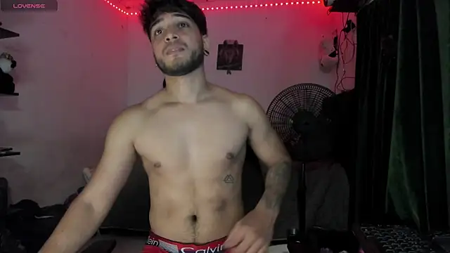 Snapshot of maxximus_100 chatting on April 1, 2026, 3:30 am maxximus 100 online show from April 1, 2026, 3:30 am