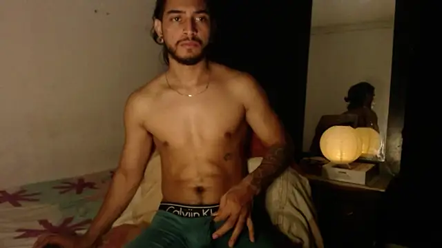 Snapshot of maxximus_100 chatting on January 10, 2025, 6:53 am maxximus 100 online show from January 10, 2025, 6:53 am