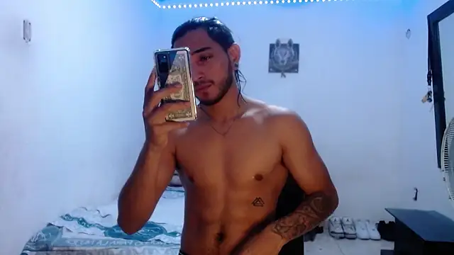 Snapshot of maxximus_100 chatting on January 23, 2025, 5:24 am maxximus 100 online show from January 23, 2025, 5:24 am