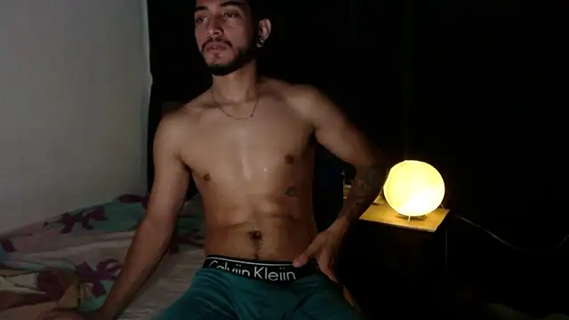 Snapshot of maxximus_100 chatting on January 5, 2025, 7:28 am maxximus 100 online show from January 5, 2025, 7:28 am