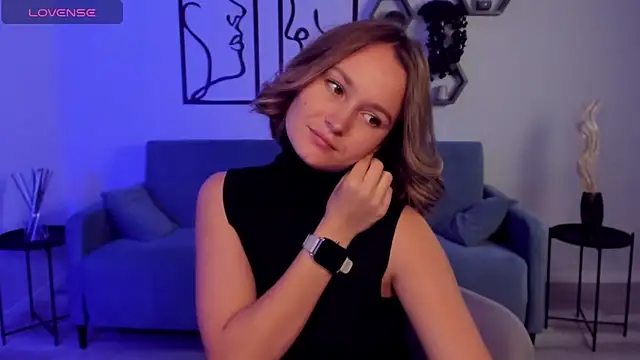 BritnieCute online show from October 7, 2025, 5:19 am