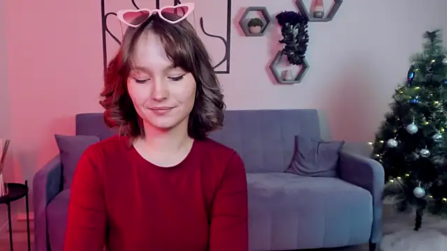 BritnieCute online show from January 12, 2026, 5:58 am