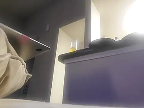 big8dall online show from November 26, 2025, 4:18 pm