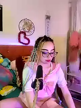 Snapshot of Yennastone chatting on January 9, 2025, 11:45 pm Yennastone online show from January 9, 2025, 11:45 pm