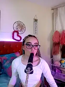 Snapshot of Yennastone chatting on January 4, 2025, 5:05 pm Yennastone online show from January 4, 2025, 5:05 pm