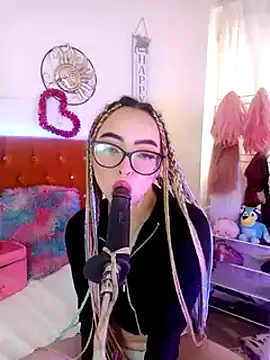 Snapshot of Yennastone chatting on January 8, 2025, 2:14 pm Yennastone online show from January 8, 2025, 2:14 pm