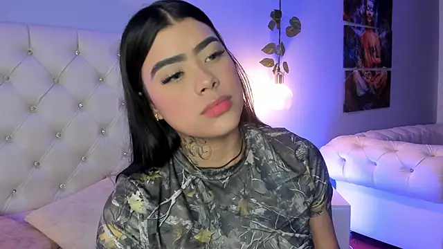 ZoeHarris online show from September 30, 2025, 12:11 pm