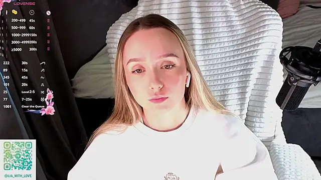 Snapshot of HollisBeckett chatting on February 26, 2026, 3:06 am HollisBeckett online show from February 26, 2026, 3:06 am