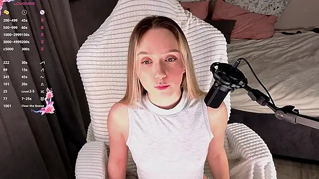 Snapshot of HollisBeckett chatting on February 20, 2026, 7:10 am HollisBeckett online show from February 20, 2026, 7:10 am