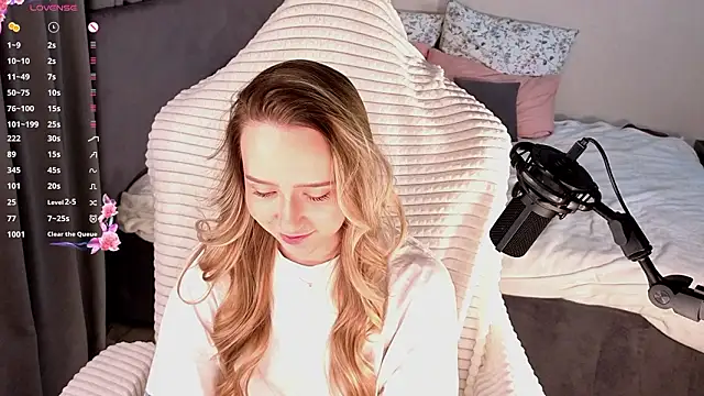 Snapshot of HollisBeckett chatting on February 28, 2026, 3:06 am HollisBeckett online show from February 28, 2026, 3:06 am