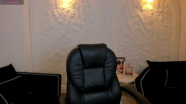 Snapshot of ChloePreston_ chatting on February 3, 2026, 11:04 am ChloePreston online show from February 3, 2026, 11:04 am