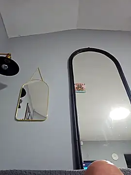 dickinyouto online show from October 24, 2025, 8:02 am