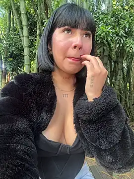 VictoriaEva online show from December 6, 2024, 12:11 pm