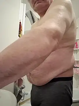 Snapshot of Bretoncool chatting on April 7, 2026, 1:02 pm Bretoncool online show from April 7, 2026, 1:02 pm