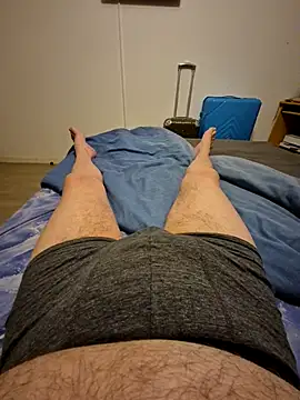 Snapshot of Bretoncool chatting on April 1, 2026, 4:47 am Bretoncool online show from April 1, 2026, 4:47 am