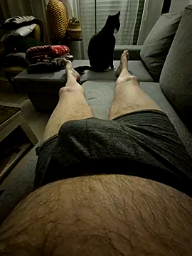 Snapshot of Bretoncool chatting on April 4, 2026, 8:48 pm Bretoncool online show from April 4, 2026, 8:48 pm