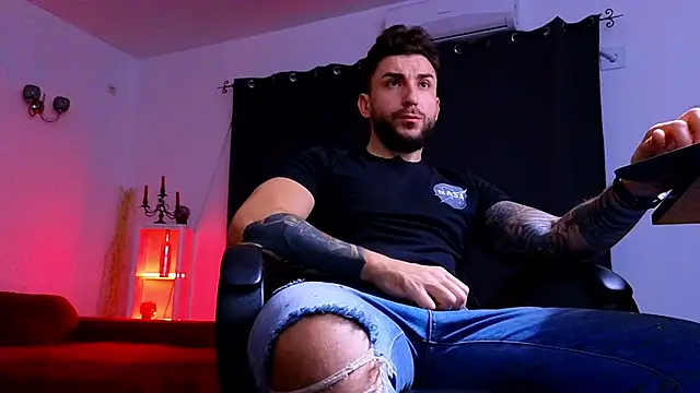 Snapshot of MightyAaron66 chatting on November 20, 2025, 3:29 am MightyAaron66 online show from November 20, 2025, 3:29 am