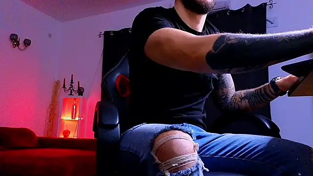 Snapshot of MightyAaron66 chatting on November 25, 2025, 3:51 am MightyAaron66 online show from November 25, 2025, 3:51 am