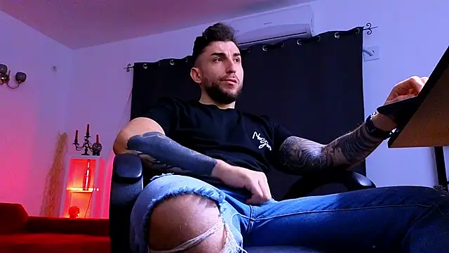 Snapshot of MightyAaron66 chatting on January 13, 2026, 5:33 am MightyAaron66 online show from January 13, 2026, 5:33 am