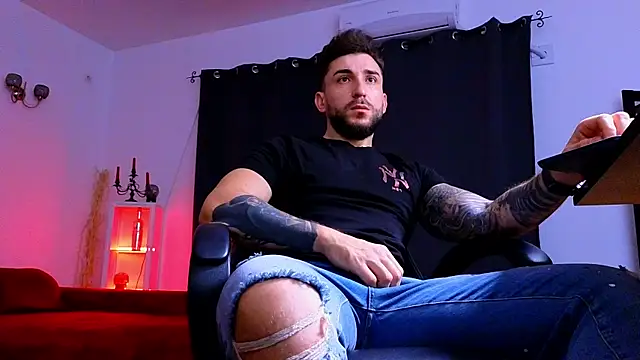 Snapshot of MightyAaron66 chatting on November 26, 2025, 3:28 am MightyAaron66 online show from November 26, 2025, 3:28 am