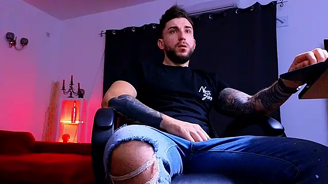 Snapshot of MightyAaron66 chatting on November 28, 2025, 3:50 am MightyAaron66 online show from November 28, 2025, 3:50 am