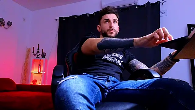 Snapshot of MightyAaron66 chatting on November 26, 2025, 3:34 pm MightyAaron66 online show from November 26, 2025, 3:34 pm