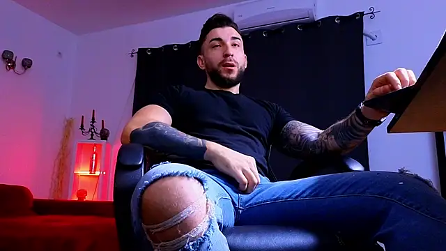 Snapshot of MightyAaron66 chatting on December 21, 2025, 5:42 am MightyAaron66 online show from December 21, 2025, 5:42 am