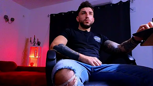 Snapshot of MightyAaron66 chatting on November 22, 2025, 3:49 am MightyAaron66 online show from November 22, 2025, 3:49 am