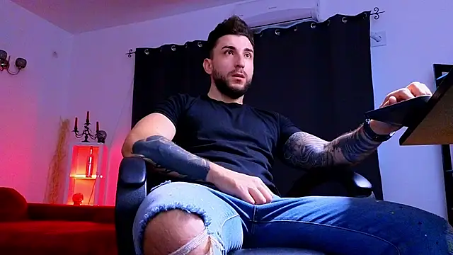 Snapshot of MightyAaron66 chatting on October 23, 2025, 5:06 am MightyAaron66 online show from October 23, 2025, 5:06 am