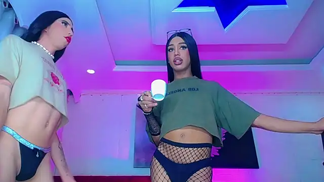 NahomiCamper online show from November 14, 2025, 2:59 am