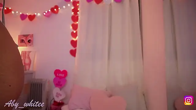 AbyWhitee online show from March 16, 2026, 6:17 am