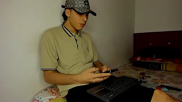 Snapshot of HeellBoy_ chatting on February 24, 2026, 8:48 am HeellBoy online show from February 24, 2026, 8:48 am