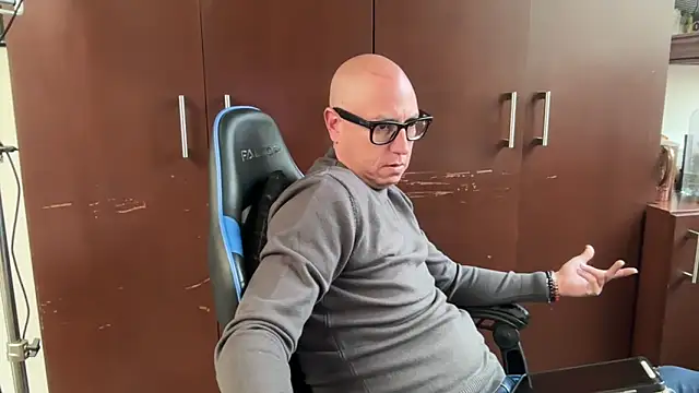 alanan881 online show from November 29, 2025, 5:57 pm