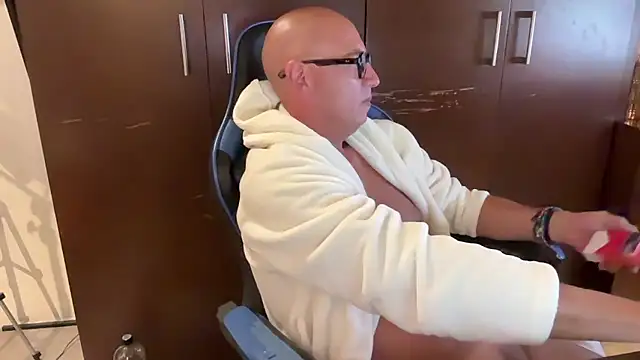 alanan881 online show from January 8, 2026, 1:11 am