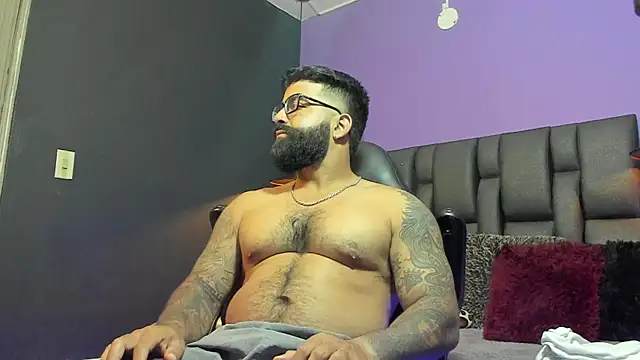 Snapshot of Lyon_vach chatting on February 8, 2026, 5:21 pm Lyon vach online show from February 8, 2026, 5:21 pm