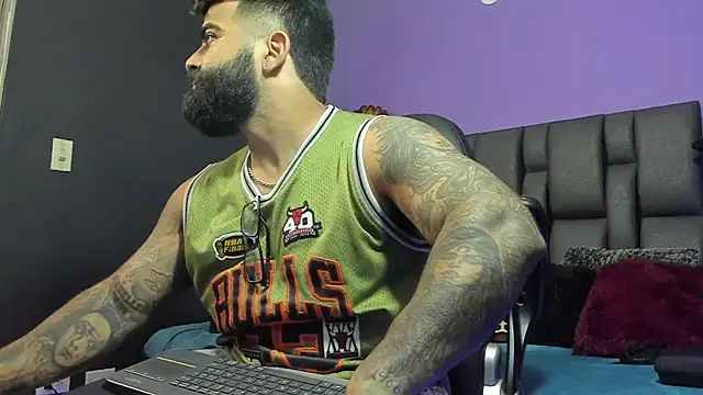 Snapshot of Lyon_vach chatting on February 11, 2026, 11:04 pm Lyon vach online show from February 11, 2026, 11:04 pm