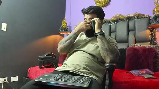 Lyon vach online show from December 20, 2025, 9:39 pm