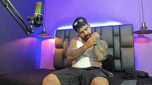 Snapshot of Lyon_vach chatting on February 22, 2026, 9:49 pm Lyon vach online show from February 22, 2026, 9:49 pm