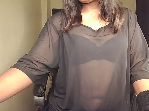 Black-Pearll online show from November 4, 2025, 5:39 pm