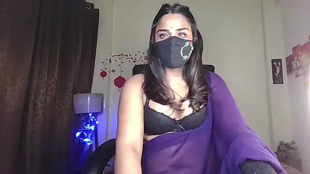 Snapshot of Black-Pearll chatting on April 3, 2026, 10:38 pm Black-Pearll online show from April 3, 2026, 10:38 pm